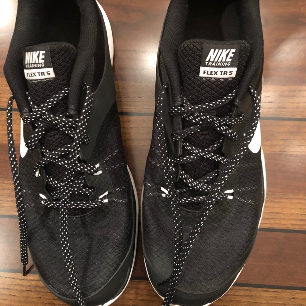 Nike black and white sneakers